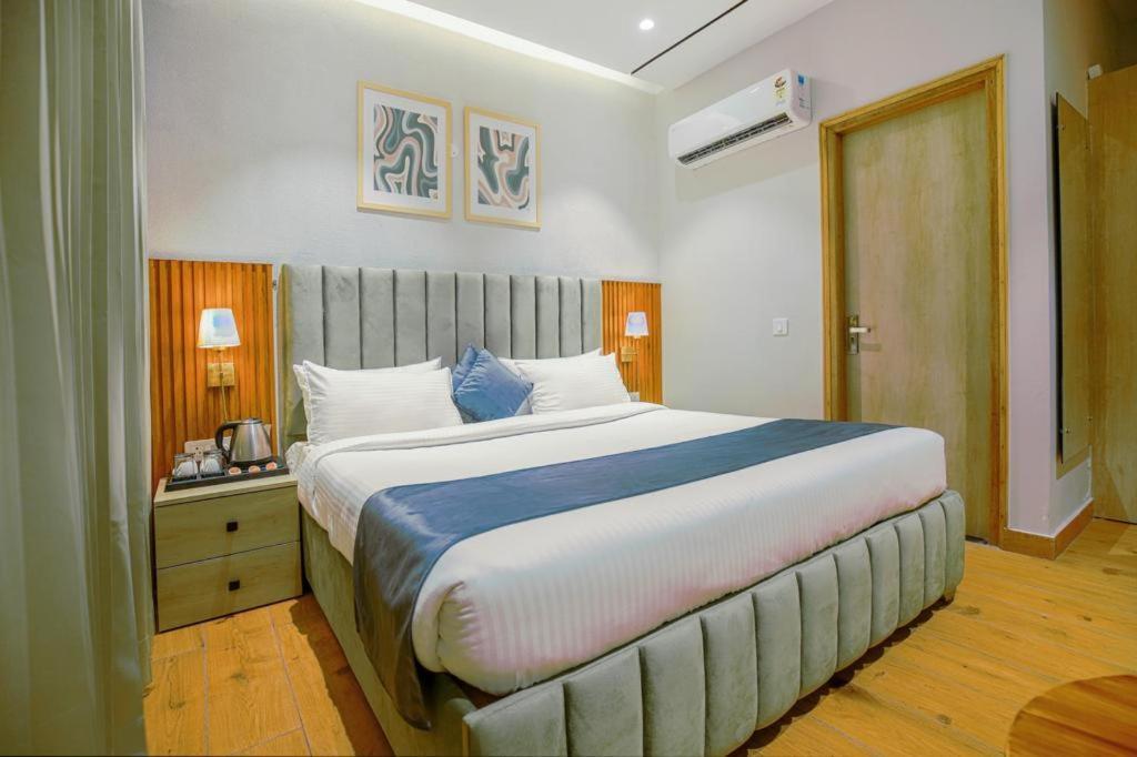 Hotel West Inn Premium Kharar Exterior photo